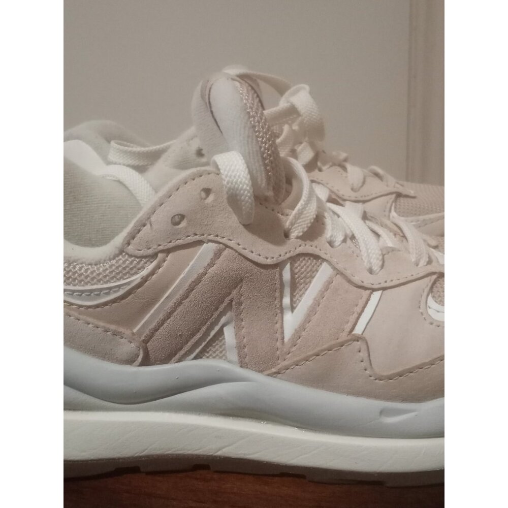 WMNS New Balance 57/40 Sea Salt Incense W5740GVC W Sz 7 Sneakers Running Shoes - Picture 4 of 10